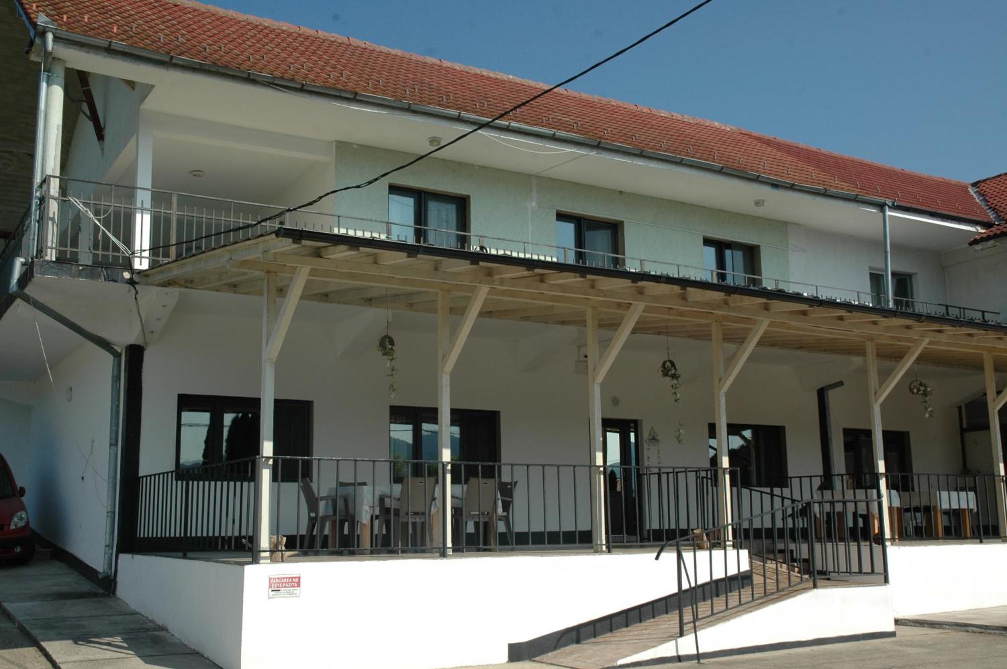 Casa Geppo - Camere De Inchiriat Ieşelniţa Buitenkant foto